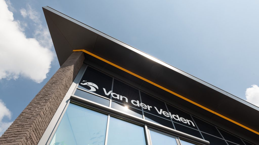Nieuwbouw bedrijfspand-kantoor Van der Velden Buren
