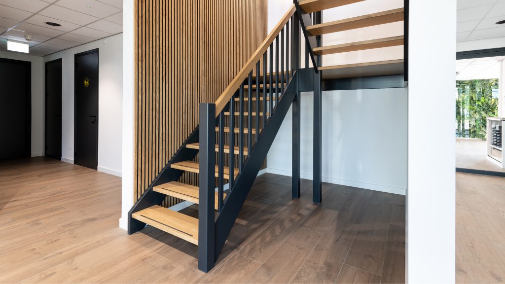 Nieuwbouw bedrijfspand-kantoor Van der Velden Buren