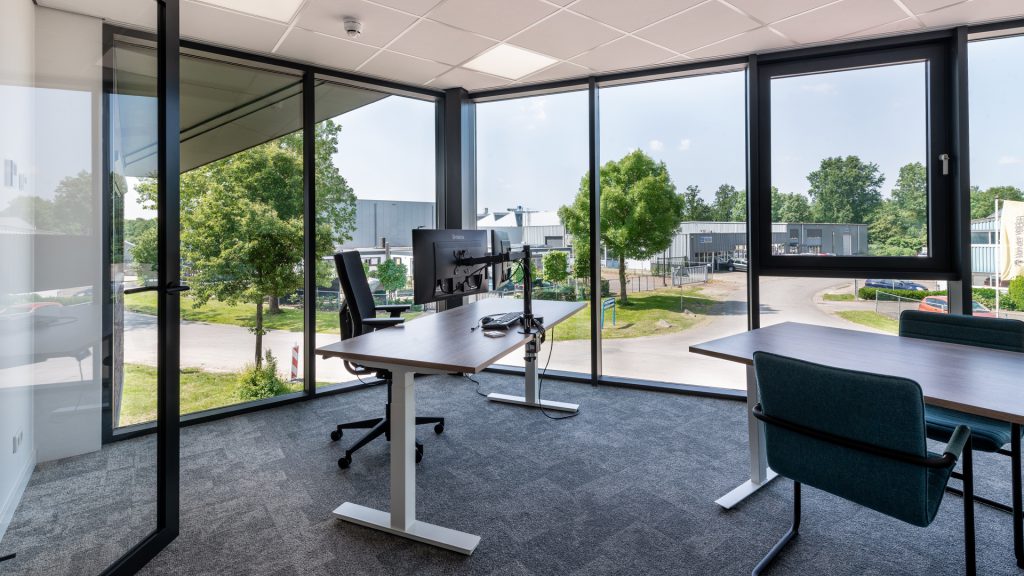 Nieuwbouw bedrijfspand-kantoor Van der Velden Buren