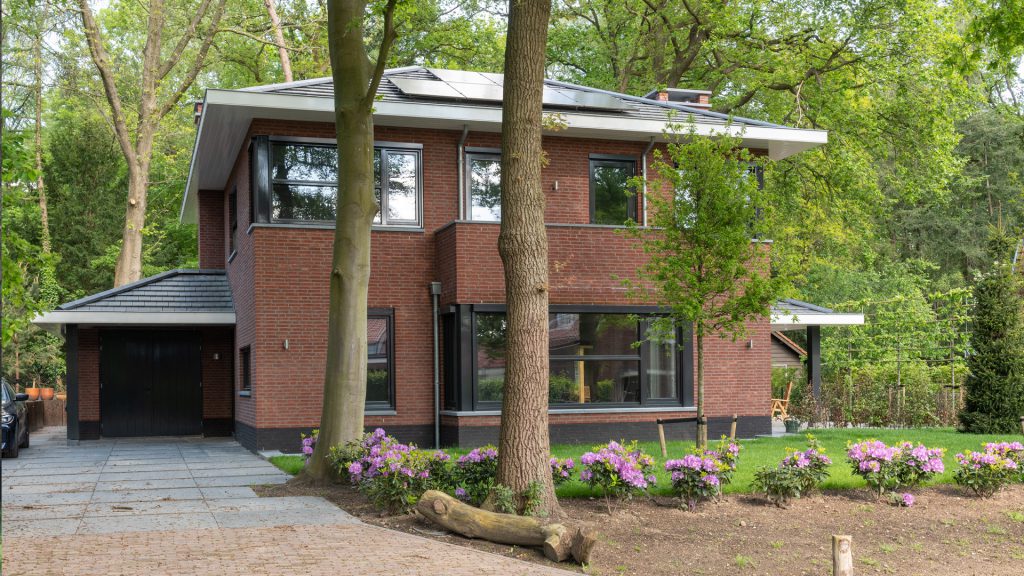 Royale villa in bosrijke omgeving